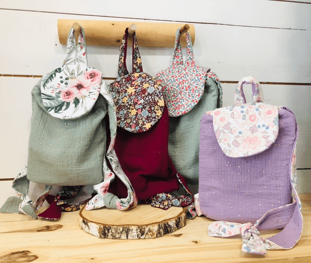 Sac à dos fleuri bordeaux 