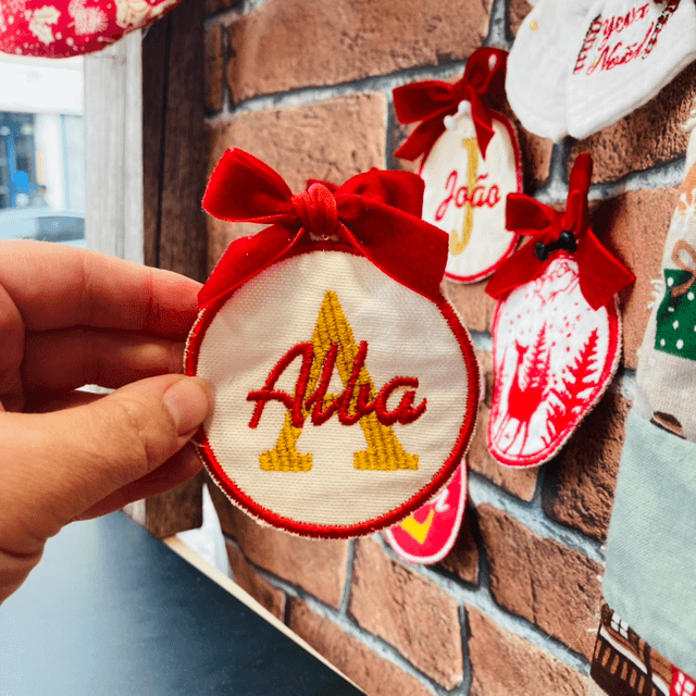 Boule de noël blanche brodé personnalisé 