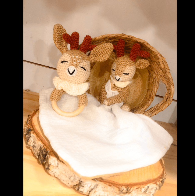Doudou Biche au crochet et son lange 