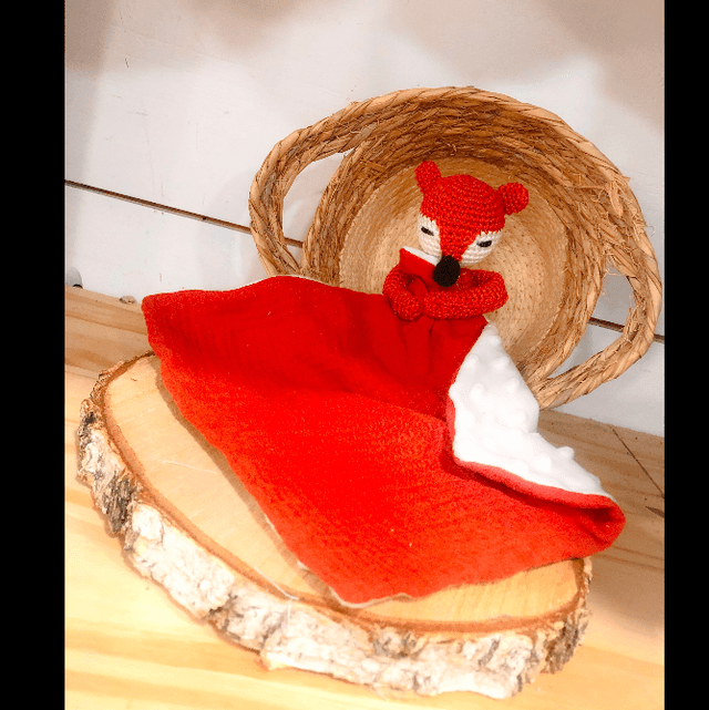 Doudou Renard au crochet et son lange 